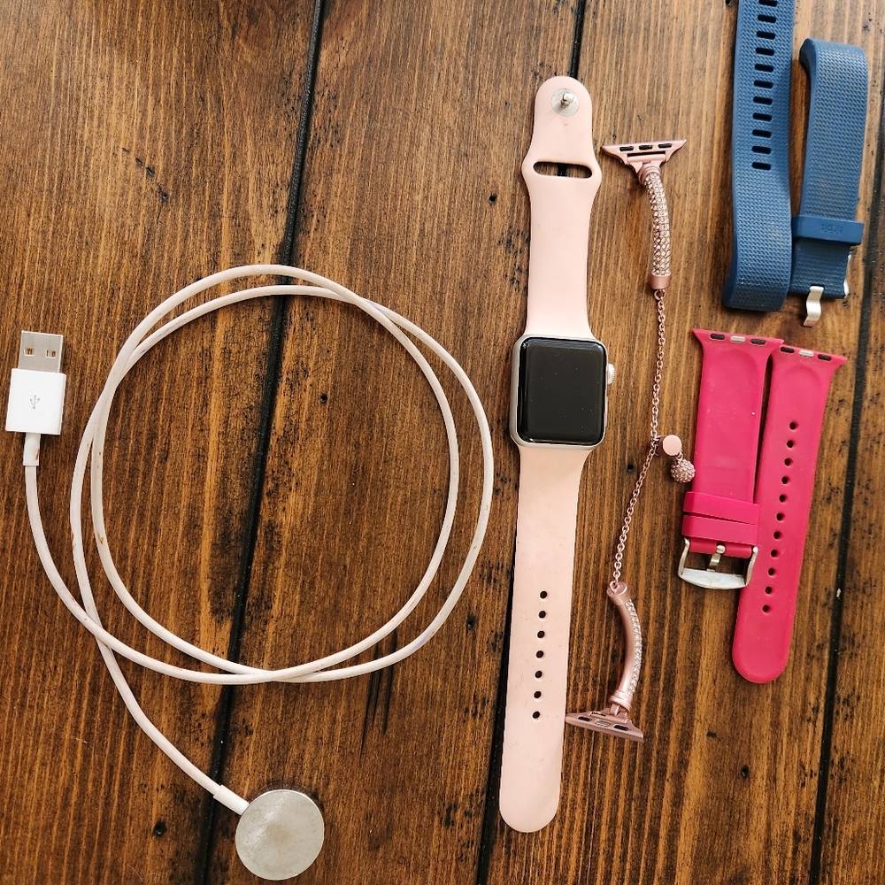 Apple Watch Series 3 42mm with 3 free bands
